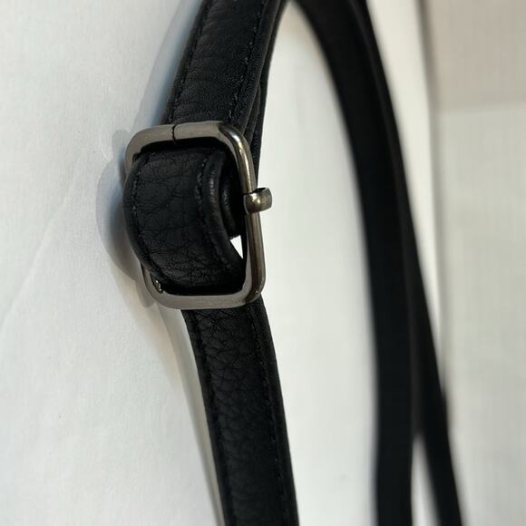 Casa diNova Vegan Crossbody Purse Black and Gray Pebbled Leather. Strap Adjusts - Picture 13 of 13